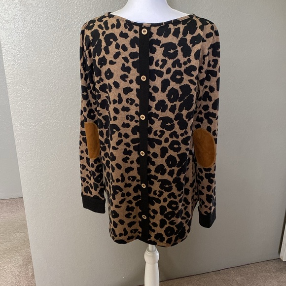 Pink Clover Animal print too with button detailed back and patch elbow, size L - Picture 2 of 6